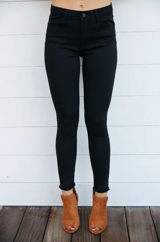 Style Design The AZ Black Skinny Jean