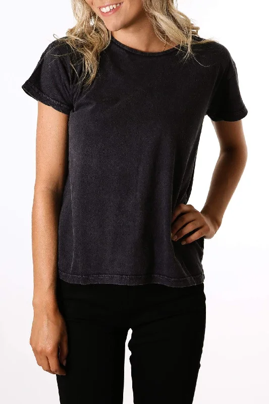 Retro Skirt Design Polly Tee Washed Black