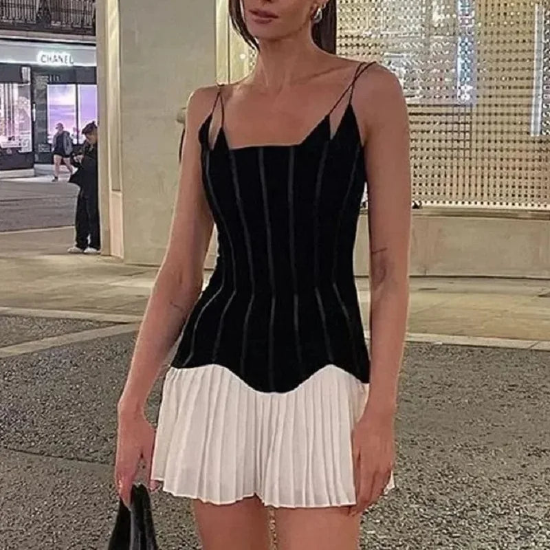 Simple research Skinny Pleated Dress for Summer Women's 2024 New Chic High Waist Velvet Spliced Pleated Bottom Sling Mini Dress
