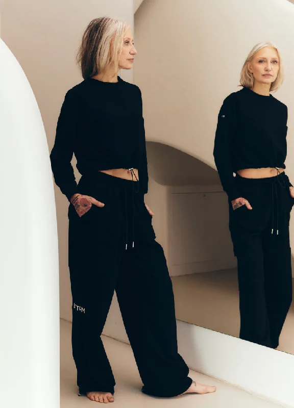 Free and comfortable Cropped Sweatshirt with Drawstring