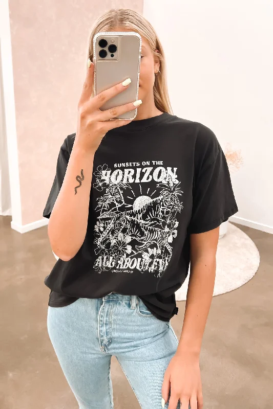 Free and comfortable Sunset Tee Washed Black