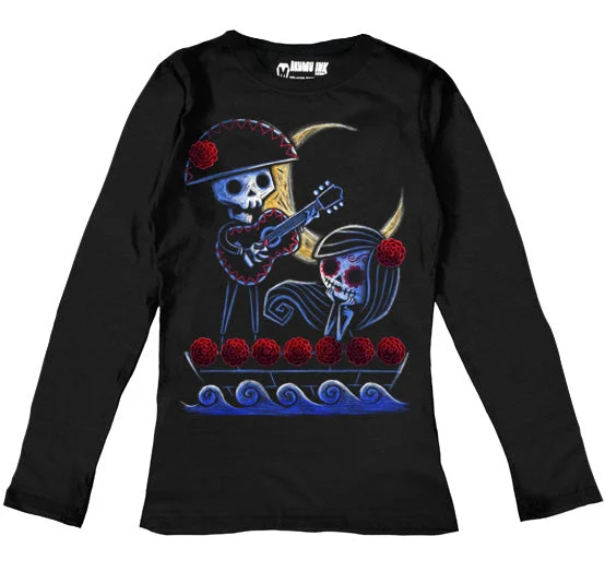 Retro Design Drifting into the Moonlight Women Long Sleeve Tshirt