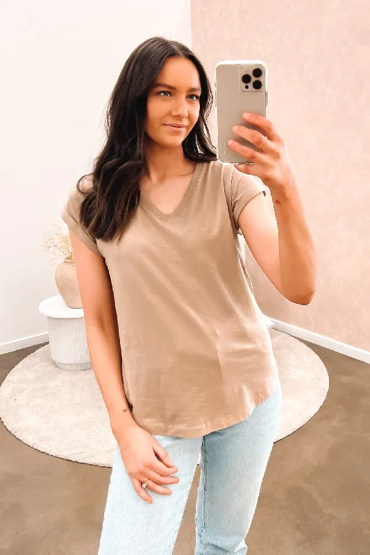 Street Casual Style Manly Vee Tee Oatmeal