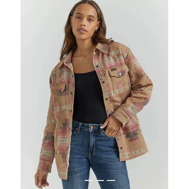 Street Letter Style WOMEN'S WRANGLER SOUTHWESTERN PRINT SHACKET IN DUNE
